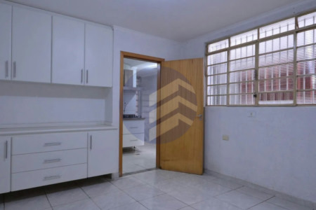 Sobrado à venda com 4 quartos em Jardim Trussardi, São Paulo - SP
