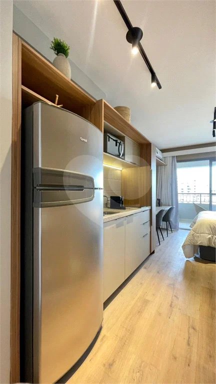 Apartamento mobiliado no Planalto Paulista com 1 dormitório e varanda.