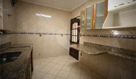 Casa à venda com 4 quartos, sendo 1 suíte,  em Residencial Samambaia, São Carlos, SP