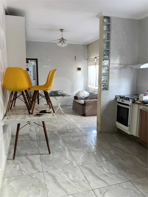 Casa térrea com 2 dormitórios à venda no Reneville, em Mairinque!
