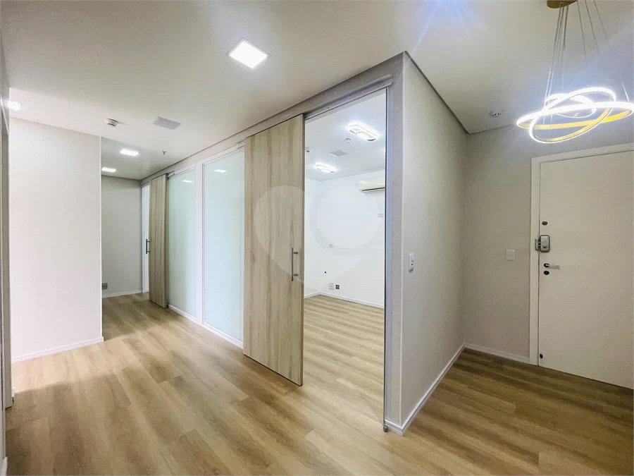 Consultório de 61 m² com 5 ambientes e Varanda no Domo Business!