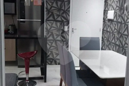 Apartamento de 2 quartos (1 suíte) à venda em Itaquera