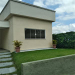 Casa de alto padrão na Granja Viana - Fazendinha Descrição do Imóvel Localizada na Rua Uruana, número 9, em um dos bolsões residenciais mais exclusivos da Granja Viana, esta residência oferece o equilíbrio perfeito entre sofisticação e contato com a natureza. A propriedade destaca-se pela excelente