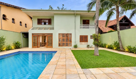 Casa à venda com 3 quartos, sendo 2 suítes,  em Interlagos, São Paulo, SP