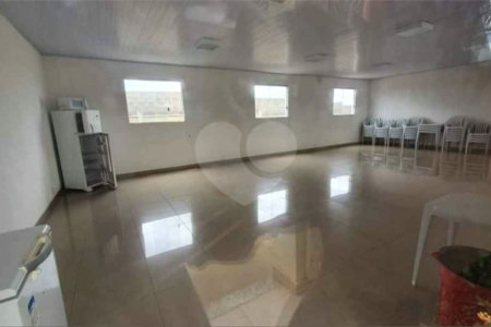 Apartamento no Condomínio Residencial Monte Logan