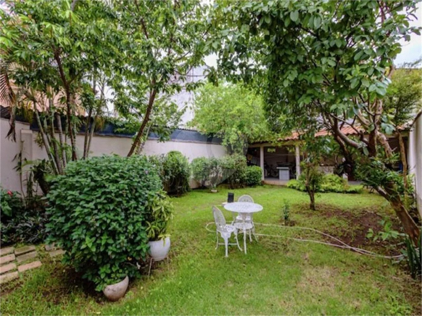 Casa para locação no Jardim da Saúde – São Paulo Imóvel amplo e elegante, com 360 m² de área construída em terreno de 400 m²