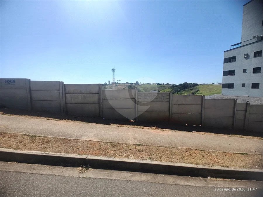 Terreno em Atibaia com 193 metros, pronto para construir, ao lado de supermercado e diversos comércios