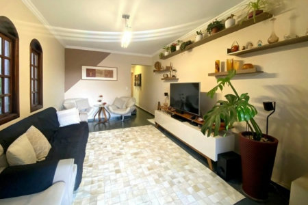 Sobrado à venda com 3 quartos, sendo 1 suíte, em Jardim Sarah, São Paulo - SP