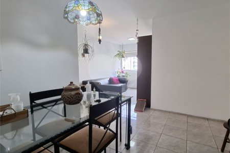 Apartamento em andar alto, ensolarado e com excelente localização!