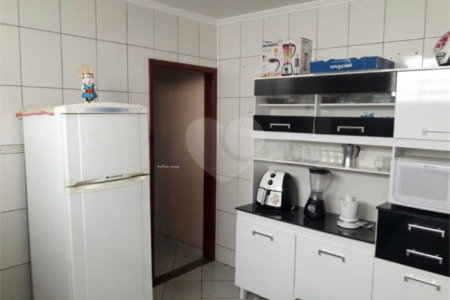 Casa térrea para venda, com 2 dormitórios, sendo 1 suíte.