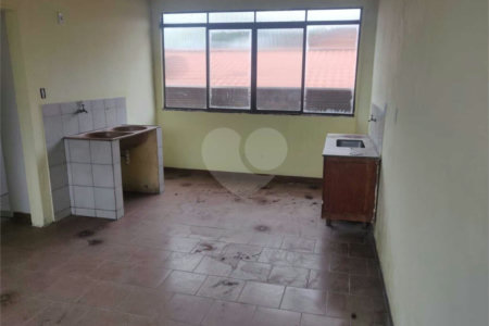 CASA COM DOIS ANDARES SEPARADOS A VENDA NO JARDIM LIMOEIRO, COM 139M²