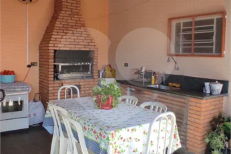 Casa a venda na cidade de São Pedro - SP.