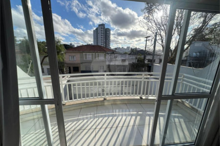 Casa à Venda com 225m² – Ampla e Bem Localizada - Estuda permuta.