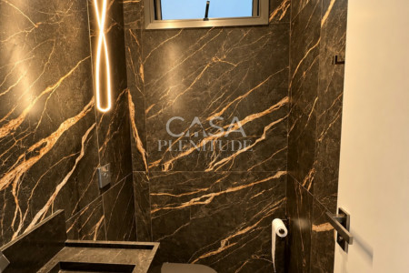 Casa nova no Saint Patrick com 926 m², 5 suítes, elevador e piscina aquecida, saúna em Sorocaba