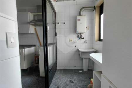 Apartamento à venda com 3 suítes em Vila Romana, São Paulo, SP
