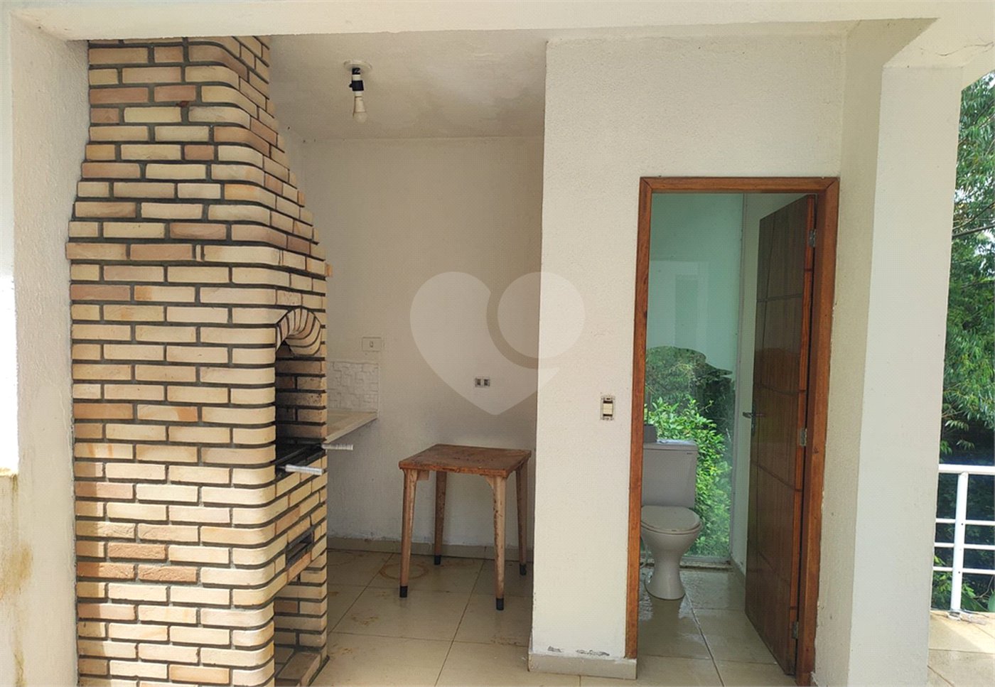 Casa à venda com 3 quartos, sendo 1 suíte, no condomínio Clube Florada Suzano, Suzano - SP