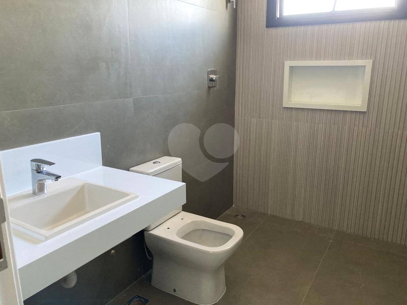 Casa à venda com 5 suítes no condomínio Alphaville 1, São José dos Campos - SP