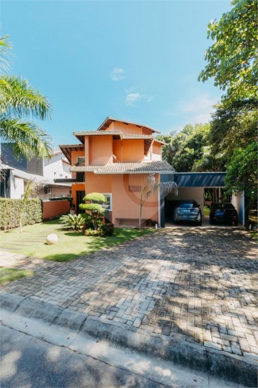 Casa à venda com 5 quartos, sendo 4 suítes, no condomínio Figueira Garden, Atibaia - SP