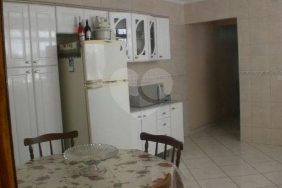 Sobrado à venda com 3 quartos, sendo 1 suíte, em Jardim Peri, São Paulo, SP
