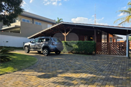 Casa à venda com 3 quartos, sendo 1 suíte, no condomínio Estância Marambaia, Vinhedo - SP