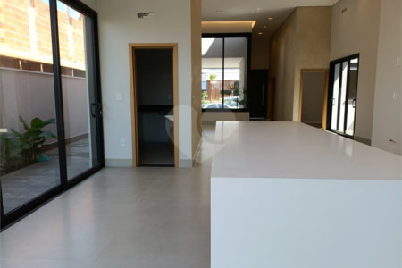 Casa à venda com 3 suítes no condomínio Villa Sapezal, Indaiatuba - SP