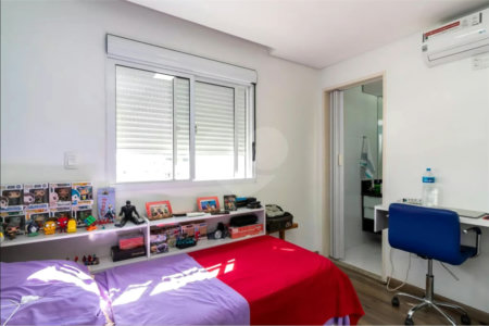 Sobrado à venda com 4 quartos, sendo 3 suítes,  em Vila Dom Pedro II, São Paulo, SP