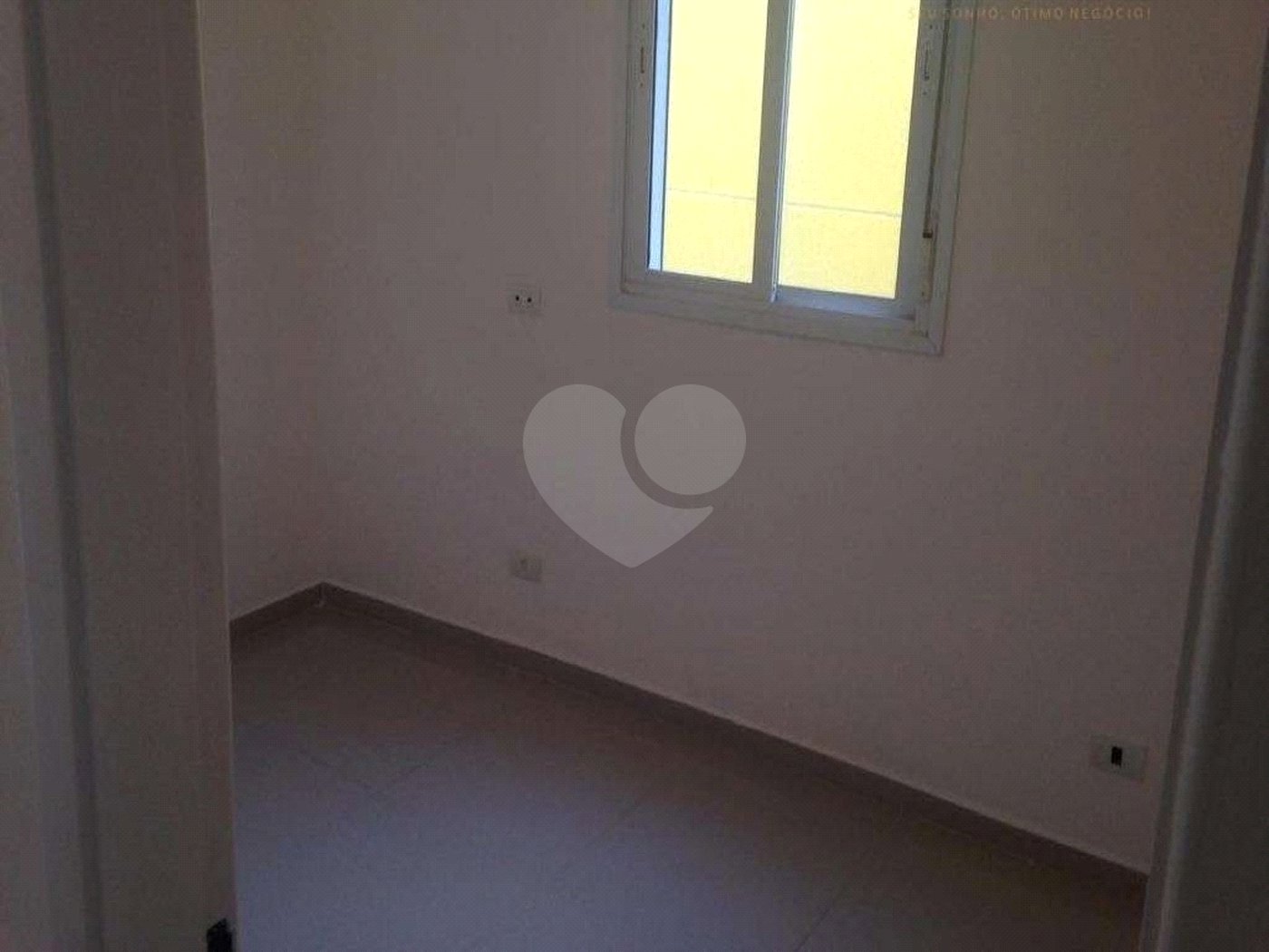 Casa à venda com 2 quartos, sendo 1 suíte, no condomínio Residencial Vegas, São Paulo - SP