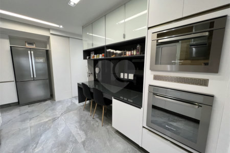 Apartamento à venda com 3 suítes em Jardim Arpoador, São Paulo, SP