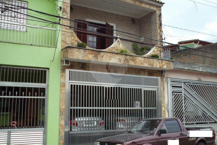 Sobrado à venda com 4 quartos, sendo 1 suíte,  em Parque Edu Chaves, São Paulo, SP