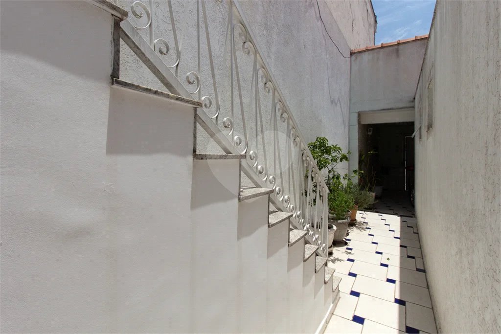 Casa Térrea a VENDA na Vila Bertioga com 3 suítes 3 vagas