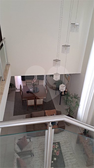 Casa à venda com 4 quartos, sendo 3 suítes,  no condomínio Res. Luzern, Campinas - SP