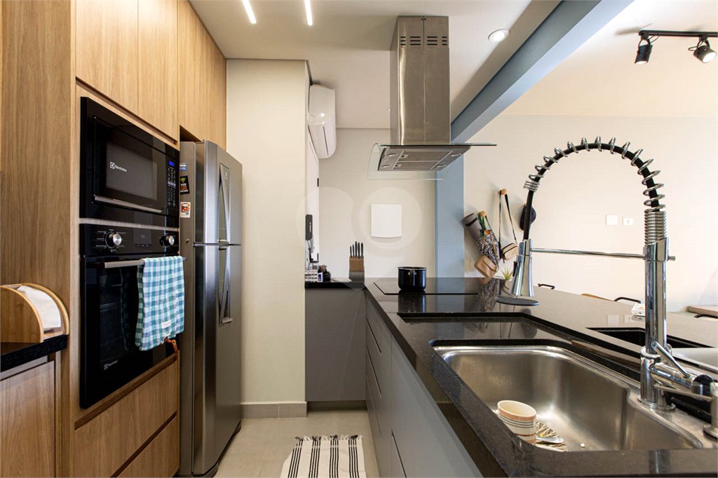 Apartamento à venda com 2 quartos, sendo 1 suíte, em Pinheiros, São Paulo, SP