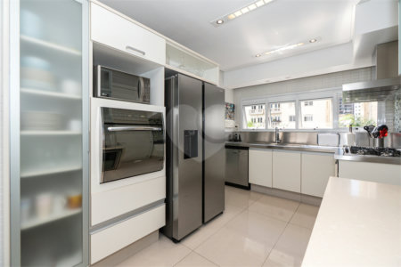 Apartamento à venda com 3 suítes em Sumarezinho, São Paulo, SP