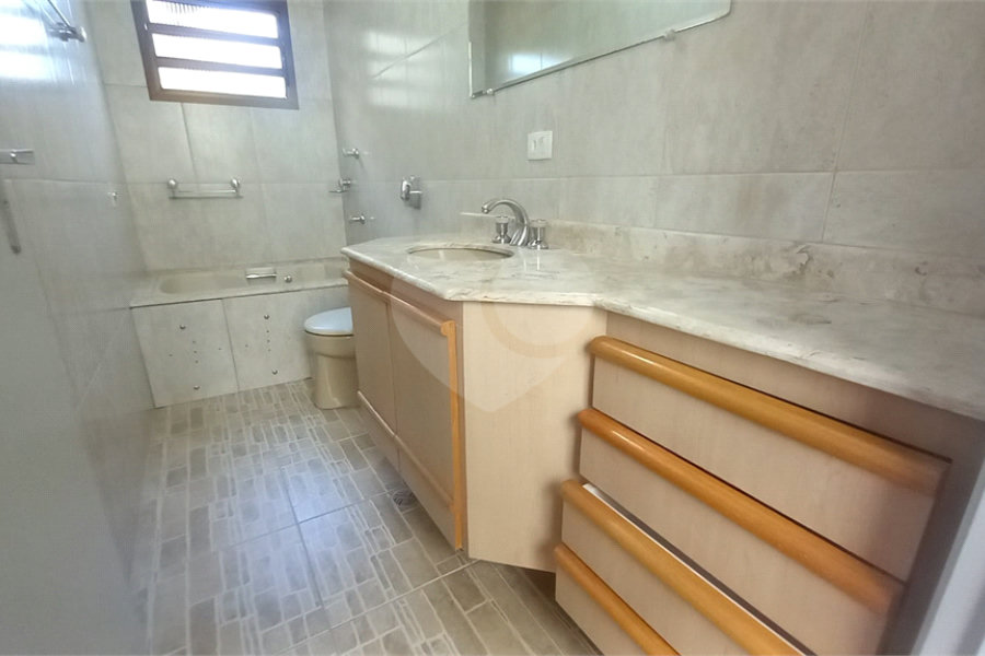 Sobrado à venda com 4 quartos, sendo 2 suítes, em Tremembé, São Paulo, SP