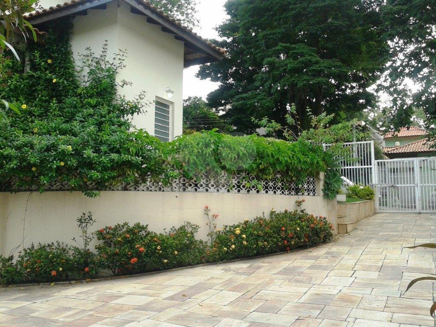 Casa Térrea à venda ou para alugar com 4 suítes em Jardim Floresta, São Paulo, SP