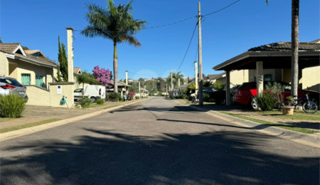 Casa à venda com 3 quartos, sendo 1 suíte, em Jardim Santa Bárbara, Atibaia, SP