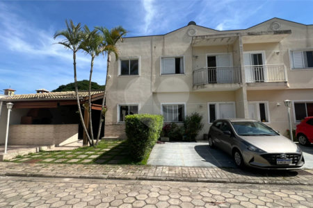 Casa de Vila à venda com 3 quartos em Vila Curuçá, São Paulo, SP