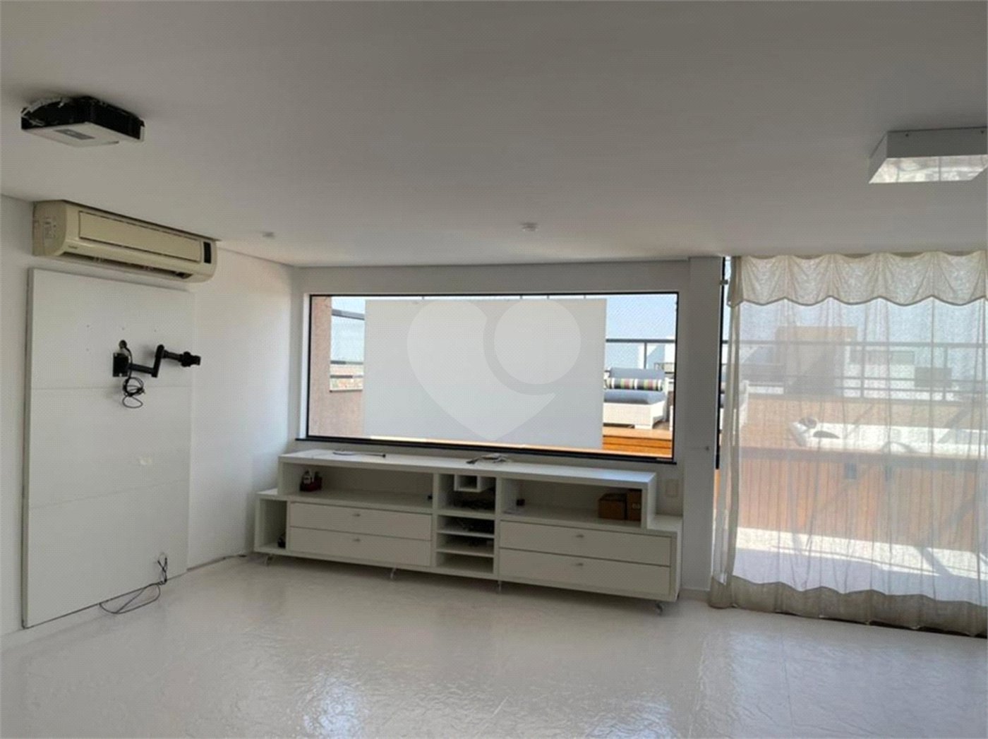 Apartamento à venda com 3 suítes em Jardim Faculdade, Sorocaba, SP