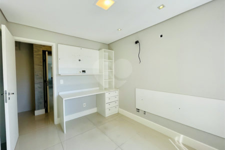 Apartamento à venda com 3 suítes em Baeta Neves, São Bernardo do Campo, SP