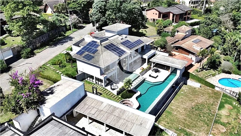 Casa à venda com 5 suítes no condomínio Alpes da Cantareira, Mairiporã - SP