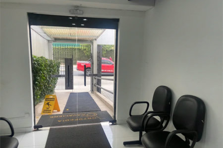 SOBRADO A VENDA PARA FINS COMERCIAIS