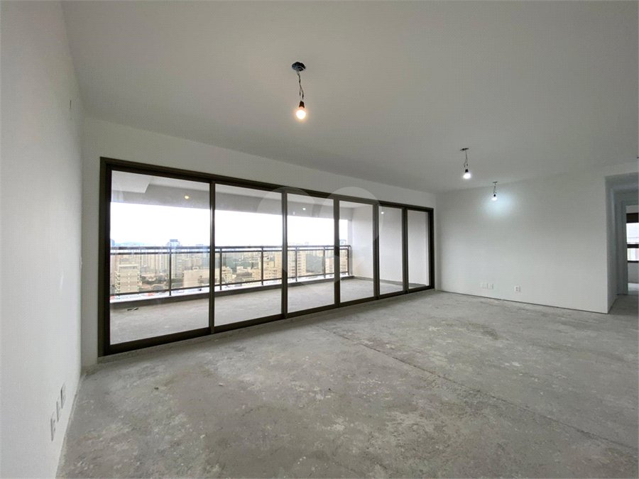Apartamento à venda com 4 quartos, sendo 2 suítes,  em Perdizes, São Paulo, SP