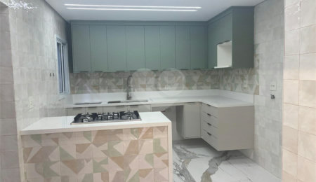 Sobrado à venda com 3 quartos, sendo 2 suítes,  em Santana, São Paulo, SP