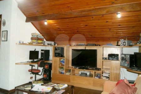 Sobrado à venda com 6 quartos, sendo 5 suítes, em Jardim Catanduva, São Paulo, SP