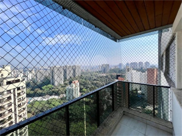 Apartamento à venda com 4 quartos, sendo 2 suítes,  em Morumbi, São Paulo, SP