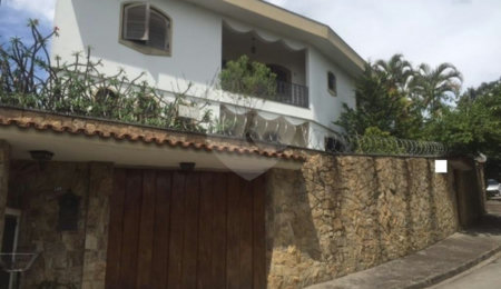 Sobrado à venda com 4 suítes em Tremembé, São Paulo, SP