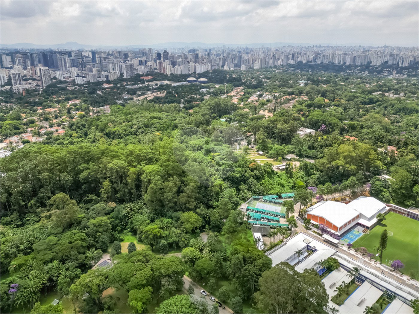 Terreno à venda no condomínio Chácara Santa Helena, São Paulo - SP