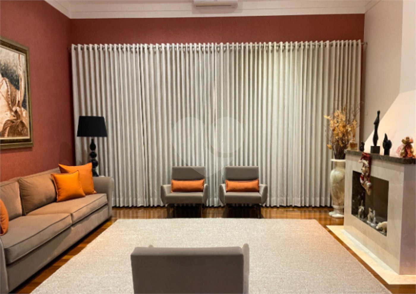 Casa à venda com 4 suítes no condomínio Halvétia Country Residencial, Indaiatuba - SP