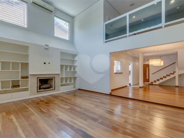 Casa à venda com 4 quartos, sendo 1 suíte,  em Alto da Boa Vista, São Paulo, SP