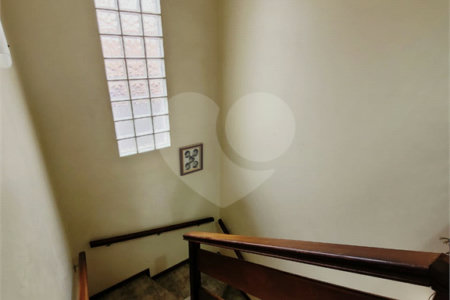 Sobrado à venda com 4 quartos, sendo 1 suíte, em Jardim Regina, Indaiatuba, SP